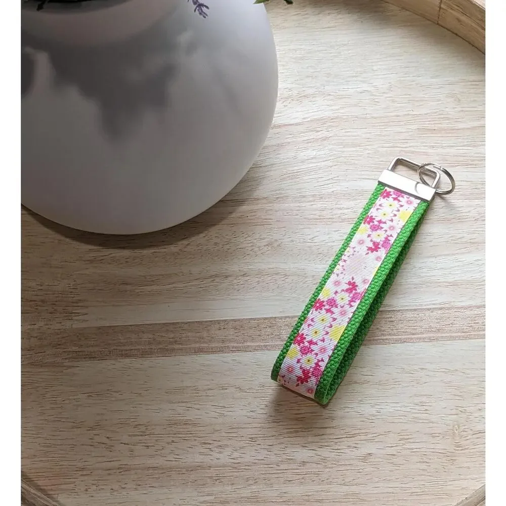 Floral Keychain Wristlet Handmade Boho Fabric Key FOB Sturdy‎ Daisy Flower Pink
